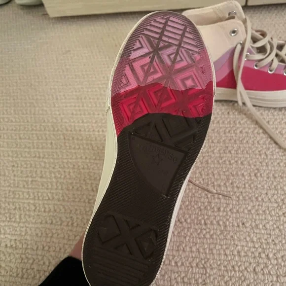 Limited Edition Converse - Picture 2 of 5